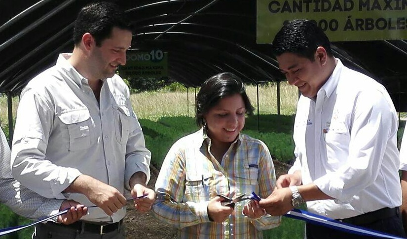 Entrega de árboles al programa “Honduras siembra vida”